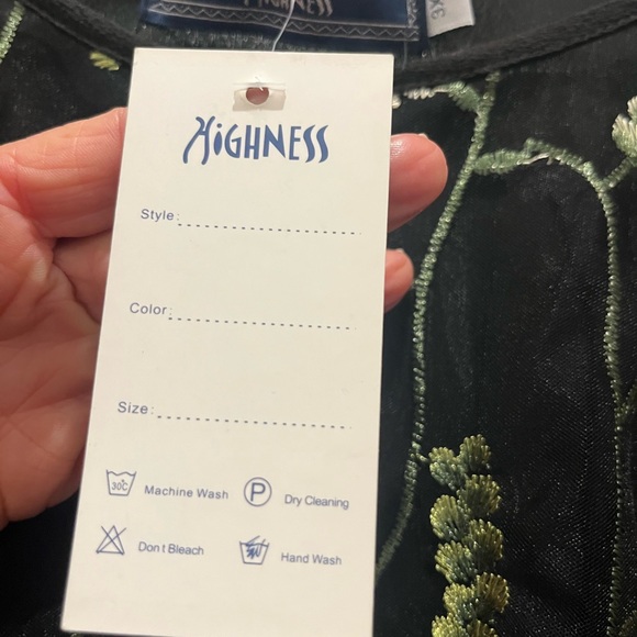 Elegant Black Floral Embroidered Blouse 🖤❤️🩷💚 - Picture 2 of 3